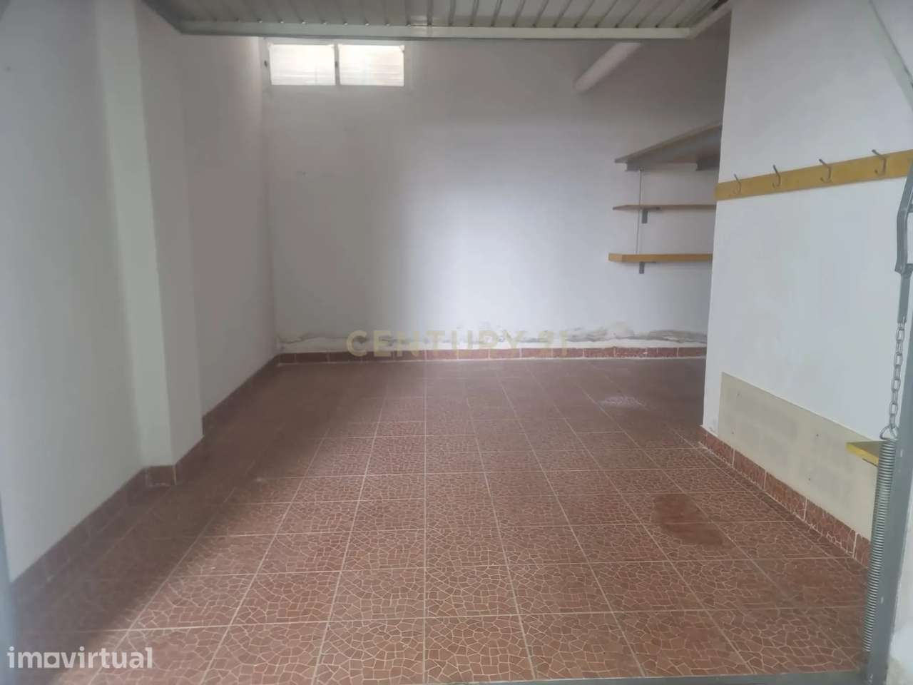 Garagem 24m2 no centro do Feijó - Grande imagem: 3/8