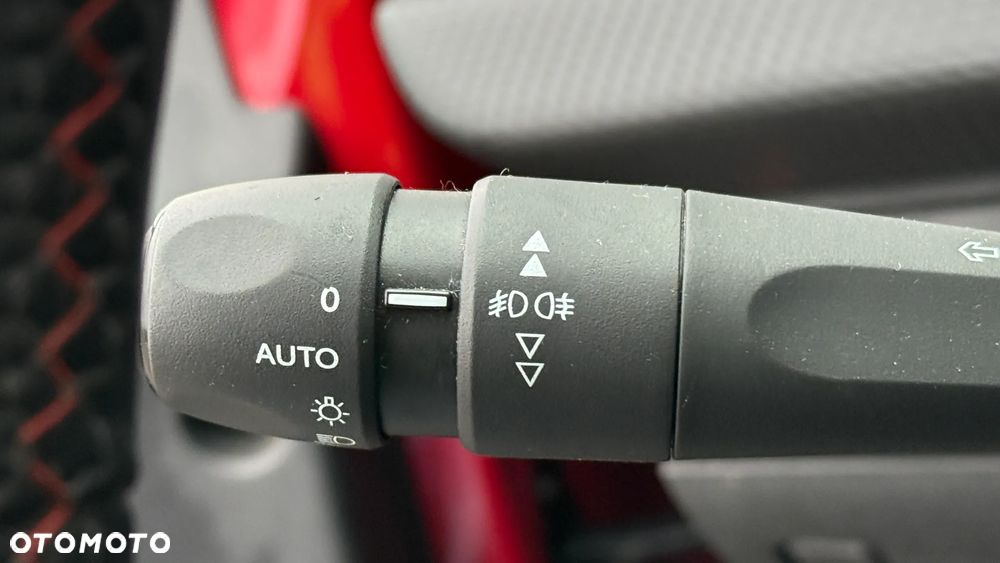 Peugeot 2008 PureTech 110 Stop&Start EAT6 GT-Line Edition - 21