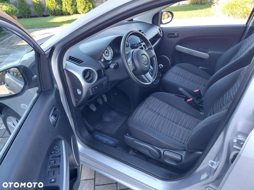 Mazda 2 - 16