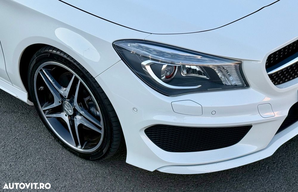 Mercedes-Benz CLA 220 d Shooting Brake 4Matic 7G-DCT AMG Line - 14