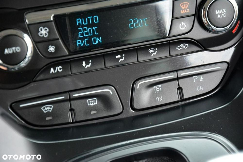 Ford Kuga 1.6 EcoBoost 4WD Titanium - 31