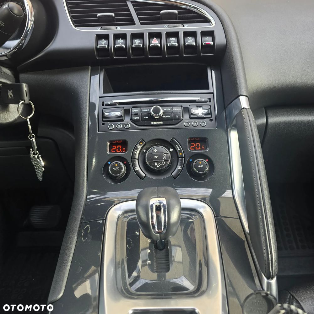 Peugeot 3008 2.0 HDi HYbrid4 - 10