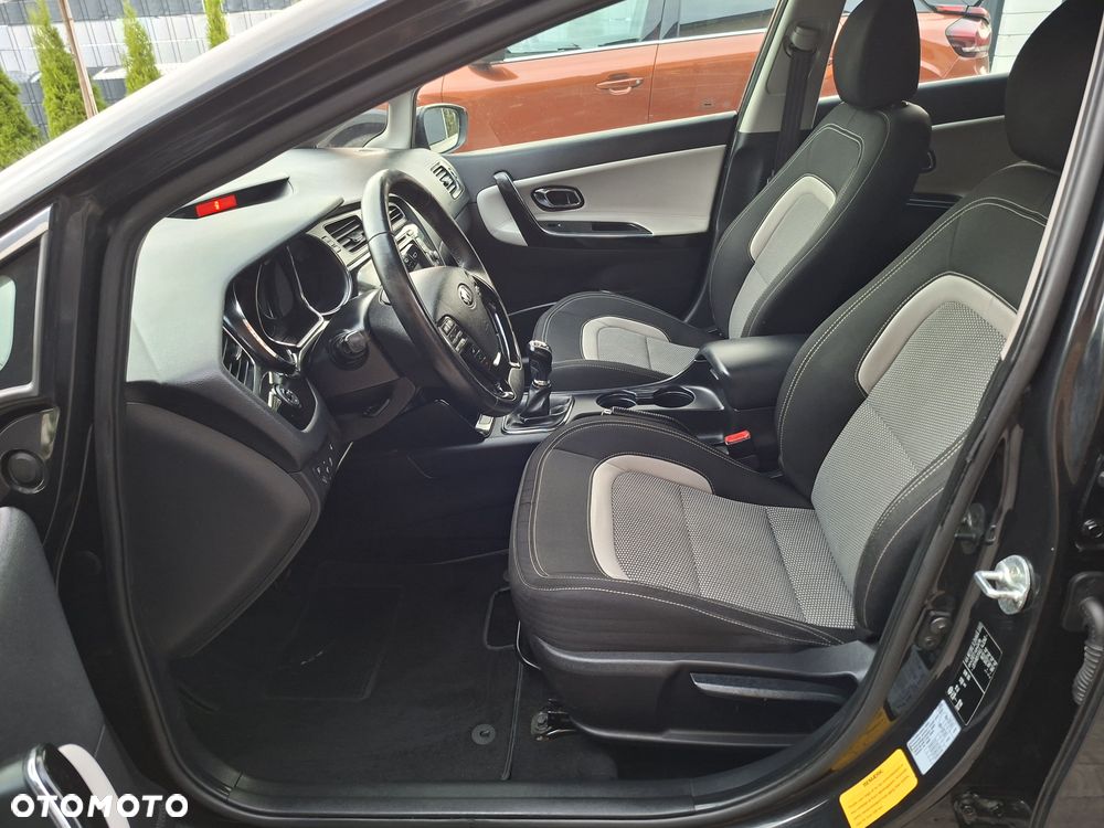 Kia Ceed - 11
