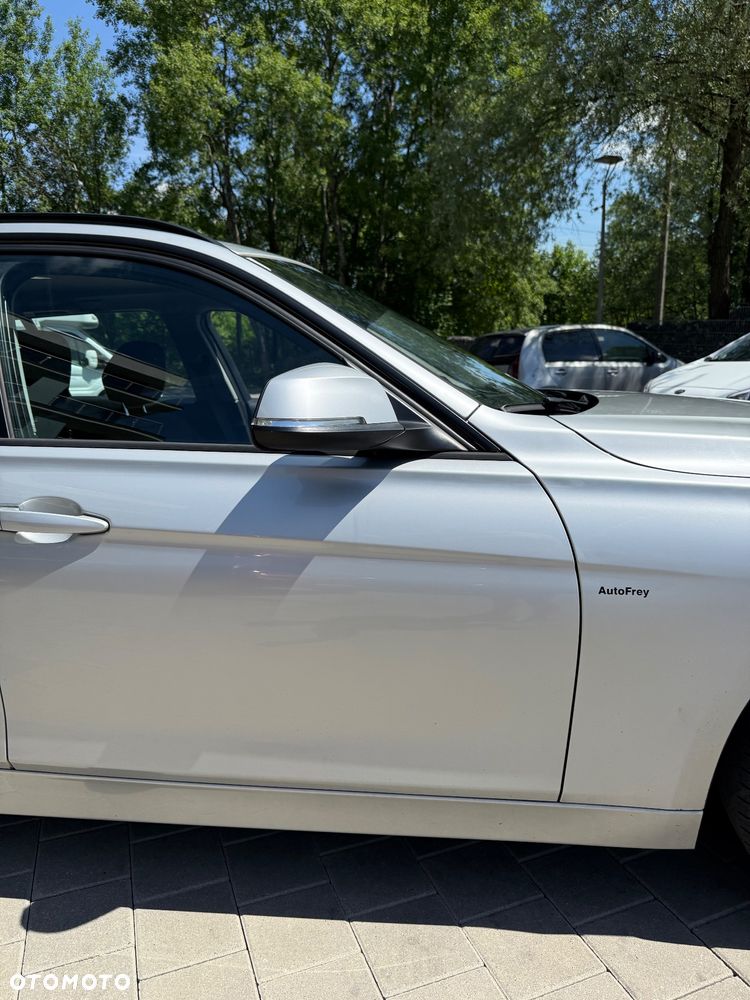 BMW Seria 3 318d Sport Line - 5
