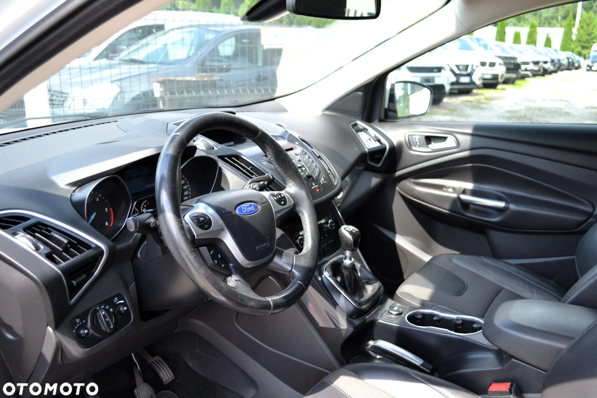 Ford Kuga 2.0 TDCi 2x4 Titanium - 8