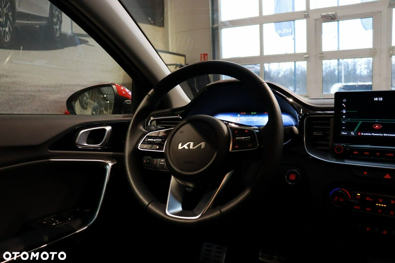 Kia Ceed - 8