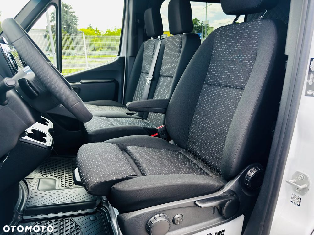 Mercedes-Benz 317 CDI Furgon długi PRO Brygadowy 7 osób - 20