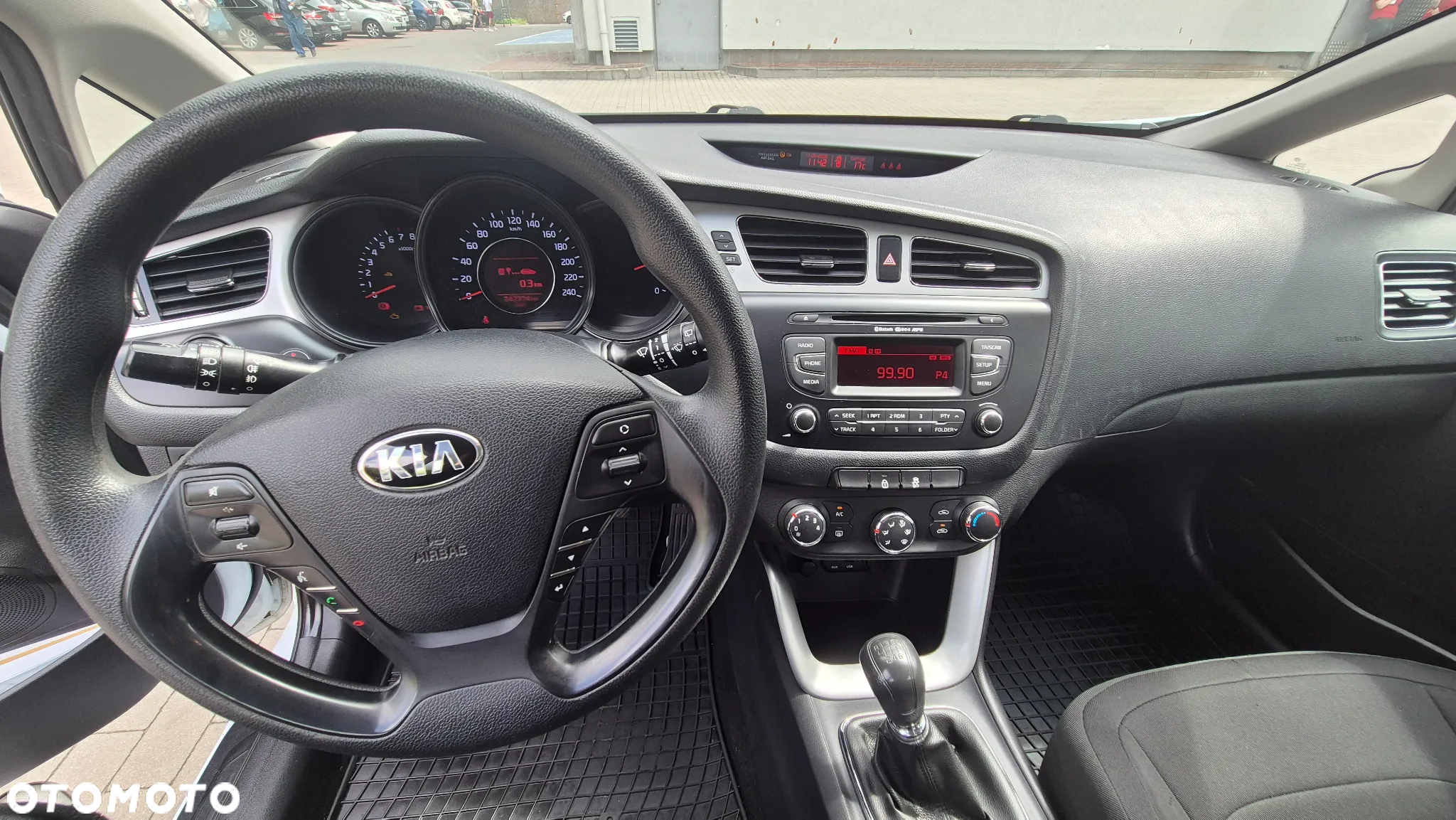 Kia Ceed - 5