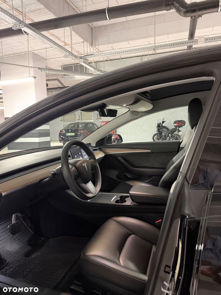 Tesla Model 3 - 6