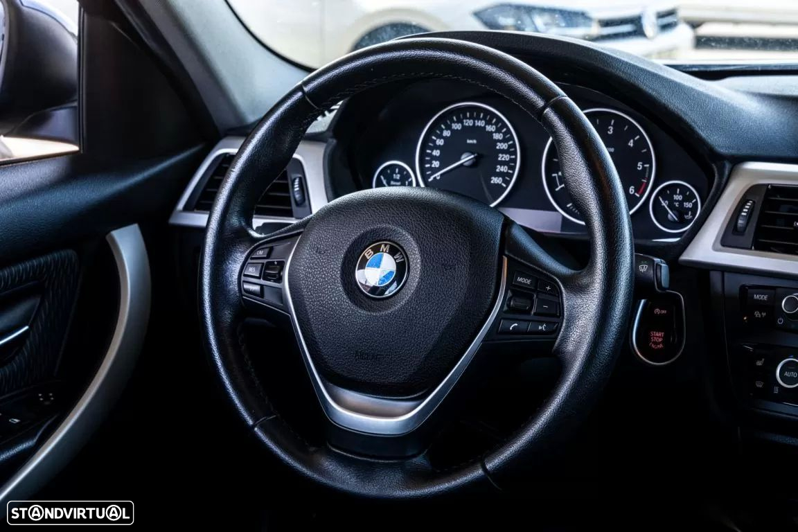 BMW 320 d Touring Auto - 21