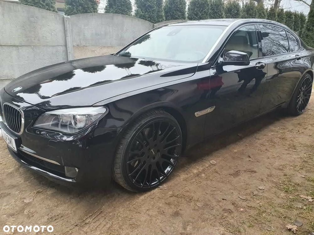 BMW Seria 7 750i L - 3