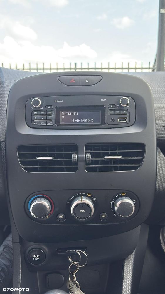 Renault Clio 1.2 16V Life - 9