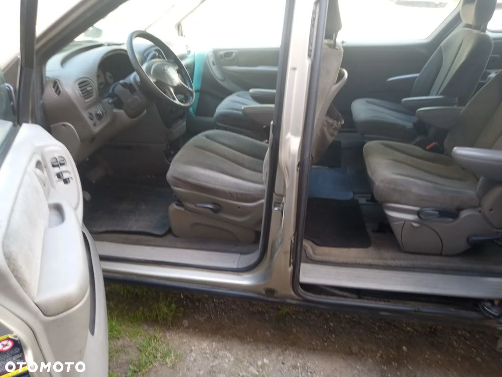 Chrysler Grand Voyager 3.3L LX - 13