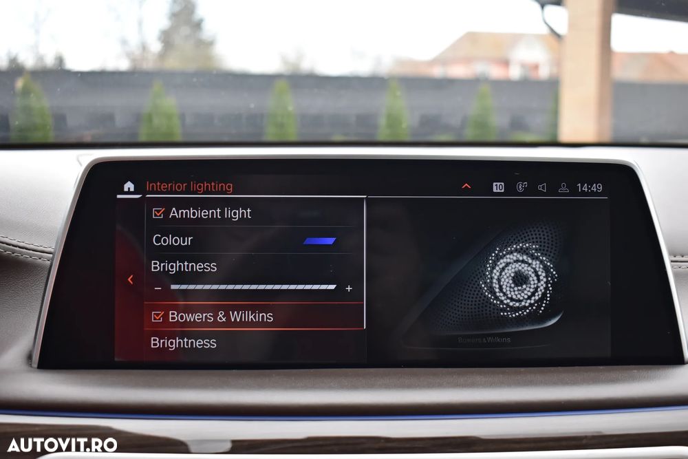 BMW Seria 7 745e - 32