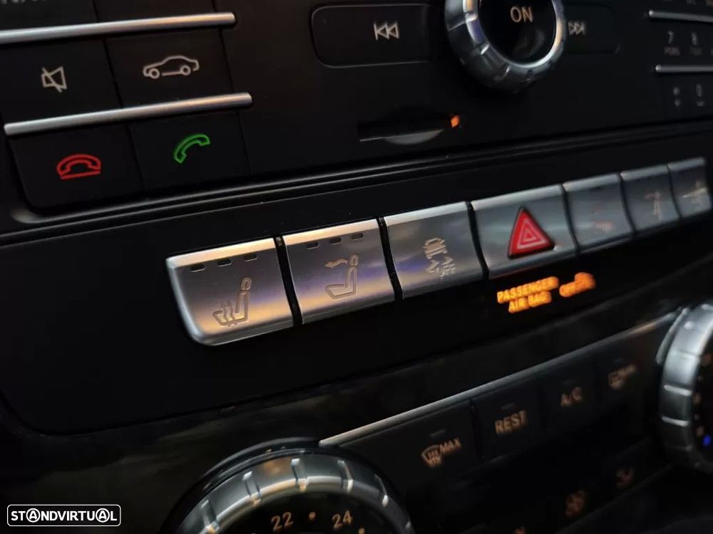 Mercedes-Benz SL 400 9G-TRONIC designo edition — fotografia 41