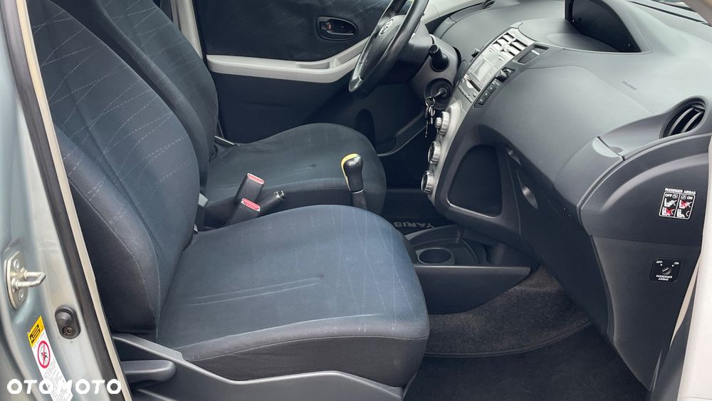 Toyota Yaris - 22