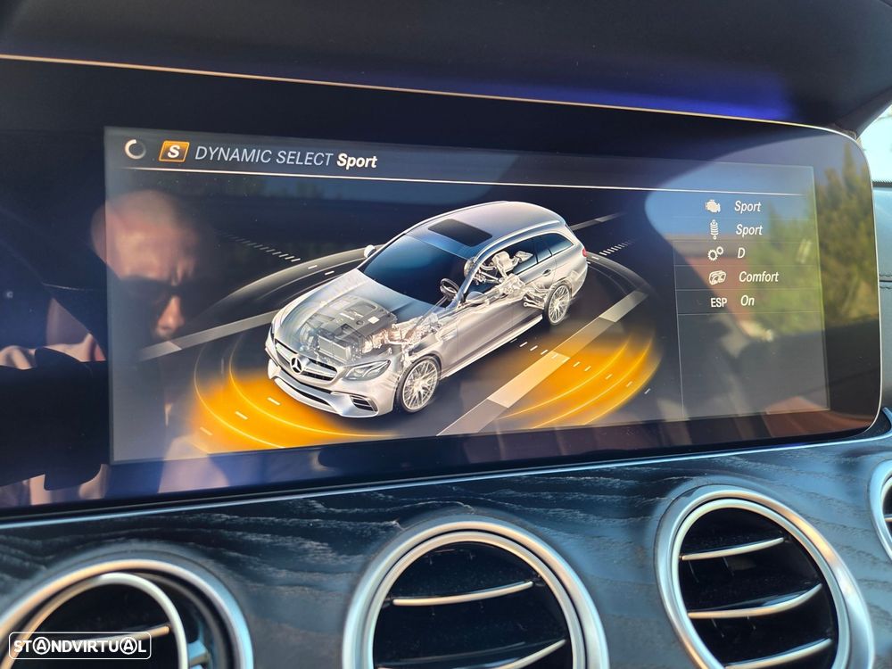 Mercedes-Benz E 63 AMG S 4-Matic+ - 35