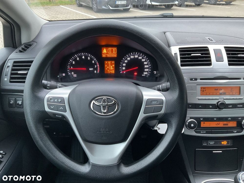 Toyota Avensis 1.6 Luna - 7