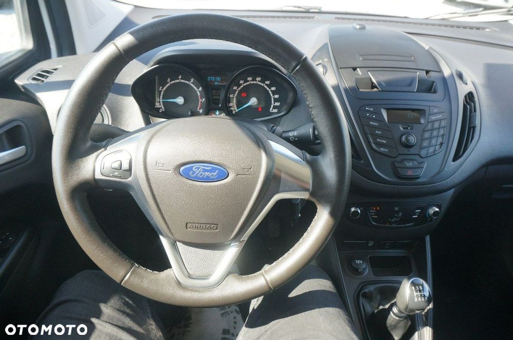 Ford Transit Courier - 16