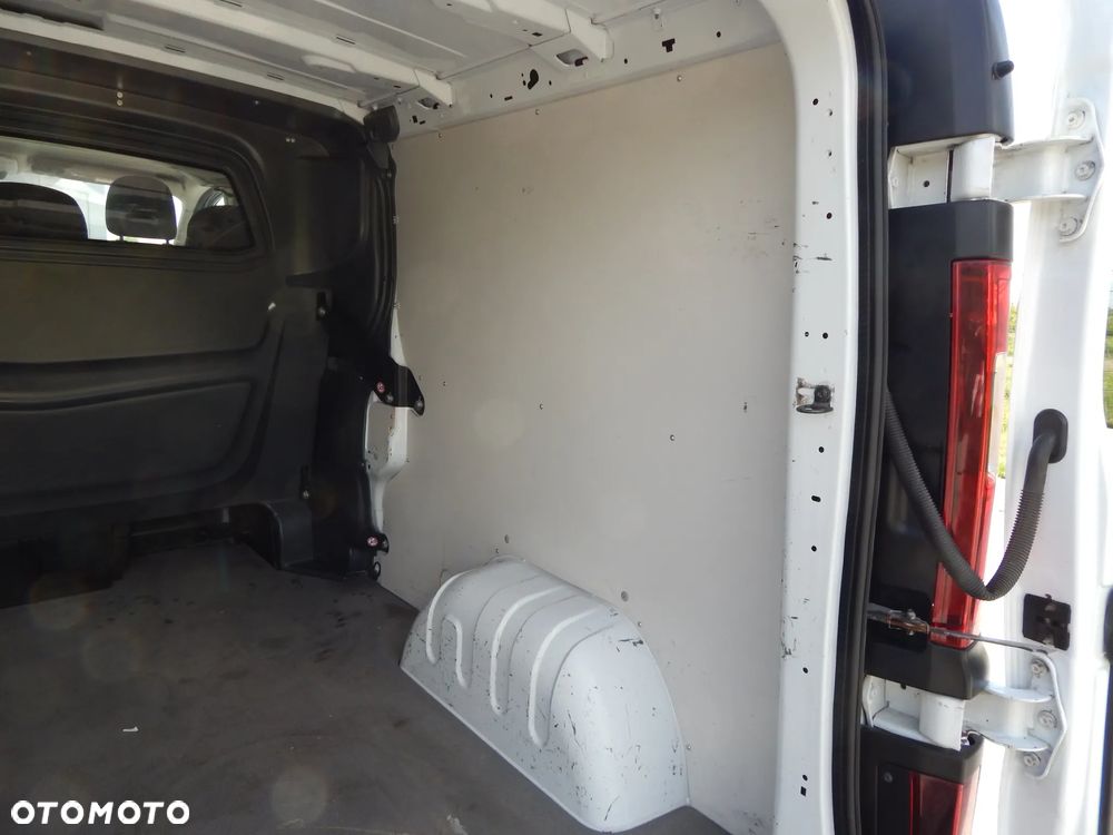 Opel Vivaro 1,6 CDTI Long  5-Osobowy Brygadówka - 31
