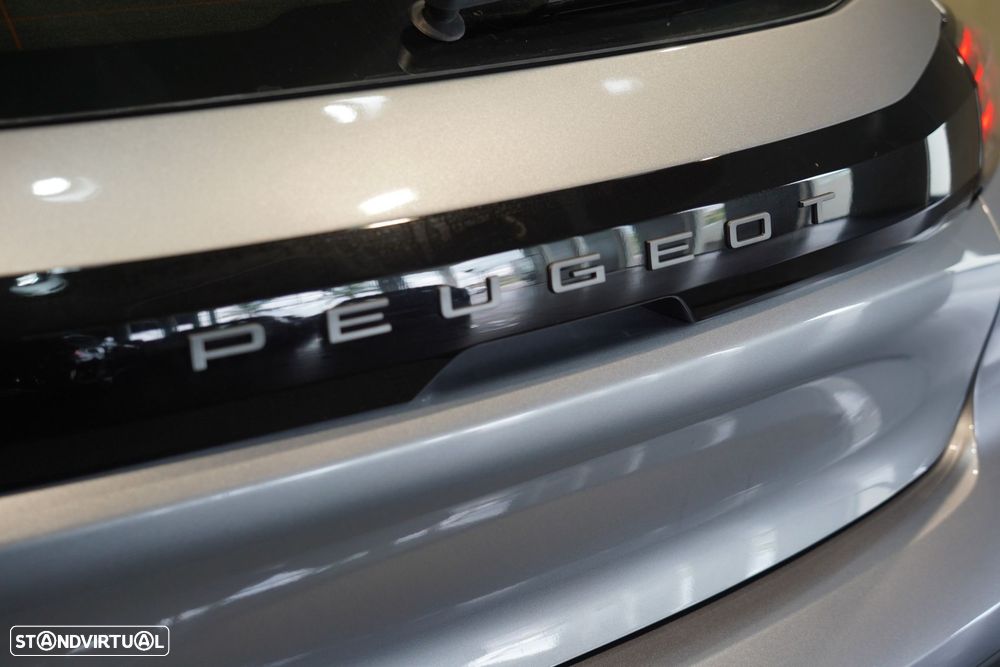 Peugeot 208 - 40