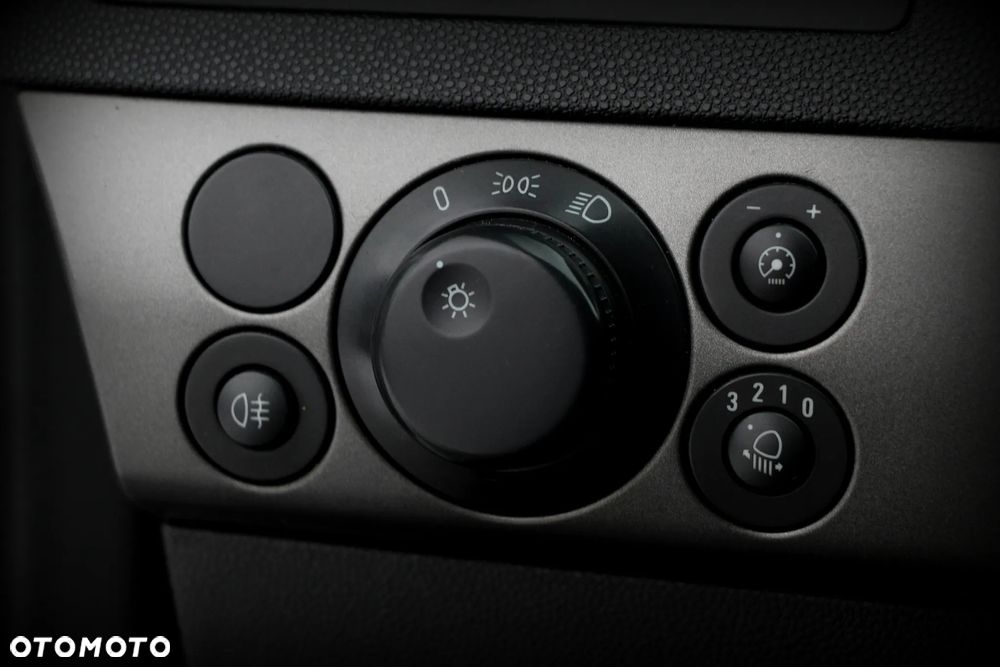 Opel Astra 1.9 CDTI - 19