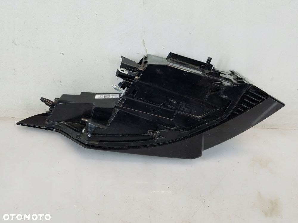 lampa tył peugeot 308 iii t10 kombi - 12
