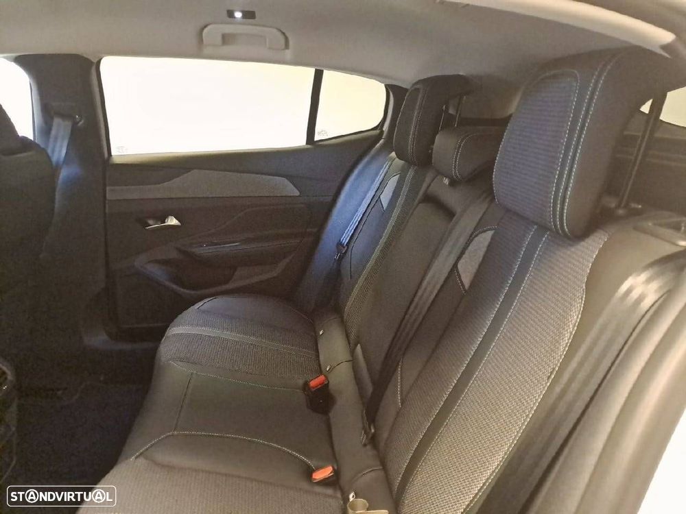 Peugeot 408 1.2 Hybrid Allure e-DCS6 - 10