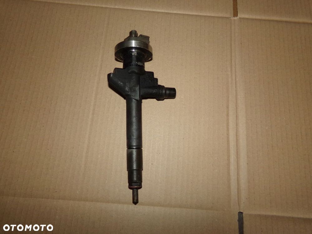 wtrysk wtryskiwacz 13h50b mazda 6 5 mpv ii 2.0 citd - 2