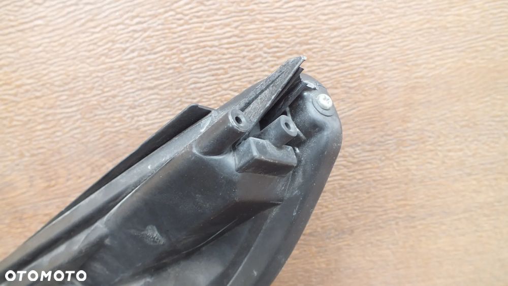 Lampa przednia prawa Toyota Avensis t29 zwykła - 9