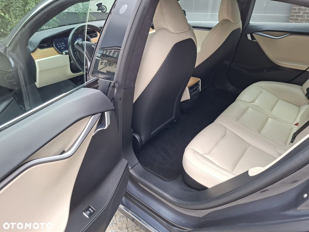 Tesla Model S Maximale Reichweite - 30