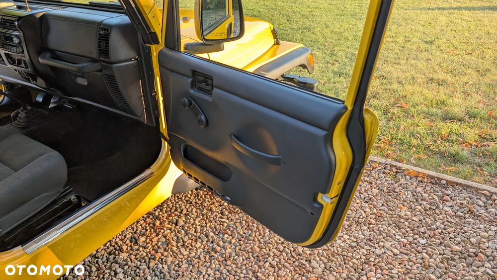 Jeep Wrangler - 38