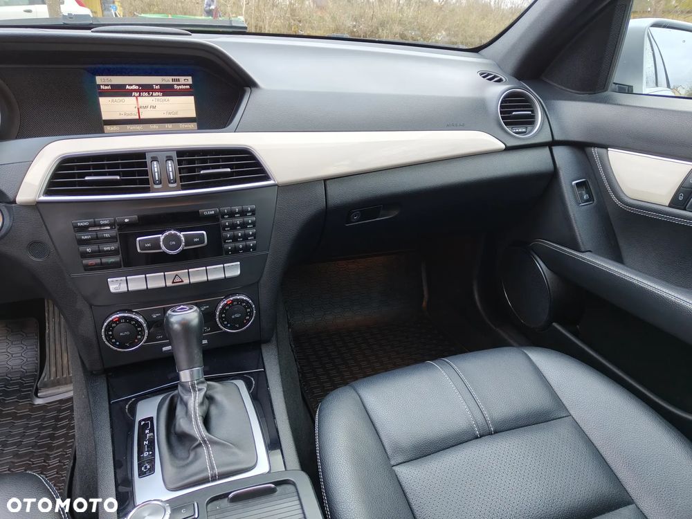 Mercedes-Benz Klasa C 220 CDI 7G-TRONIC Avantgarde Edition - 24