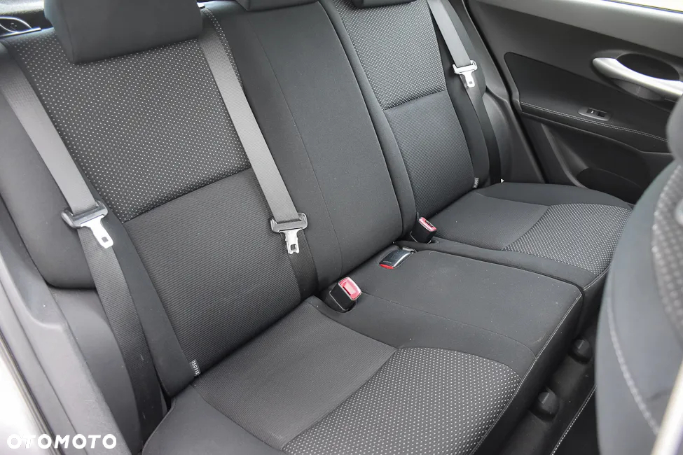 Toyota Auris 2.0 D-4D Prestige - 33