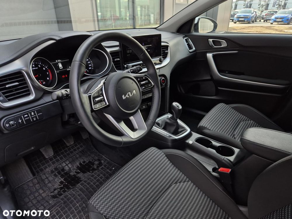 Kia Ceed 1.5 T-GDI M - 10