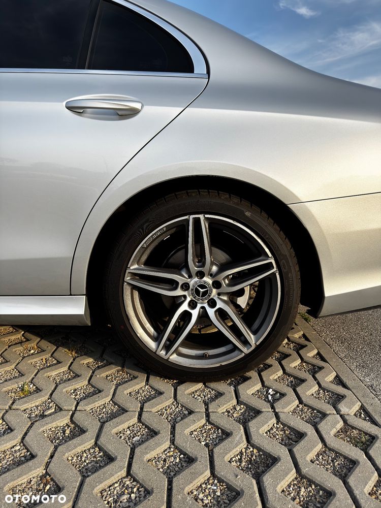 Mercedes-Benz Klasa E - 9