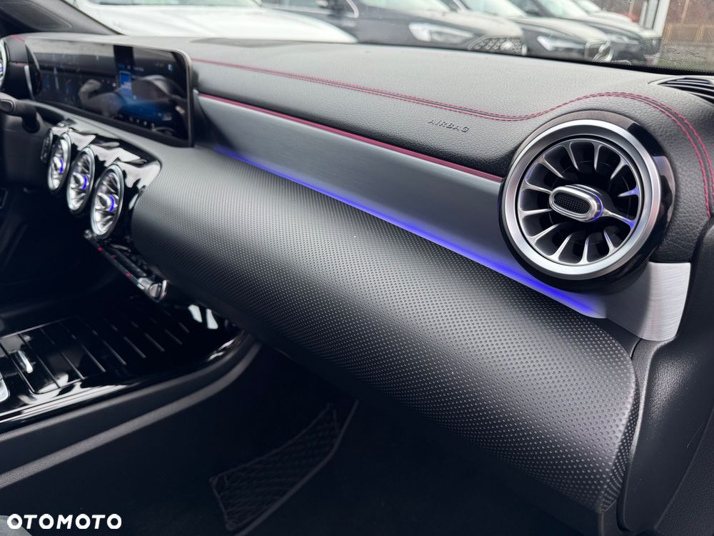 Mercedes-Benz CLA 220 AMG Line 7G-DCT - 8