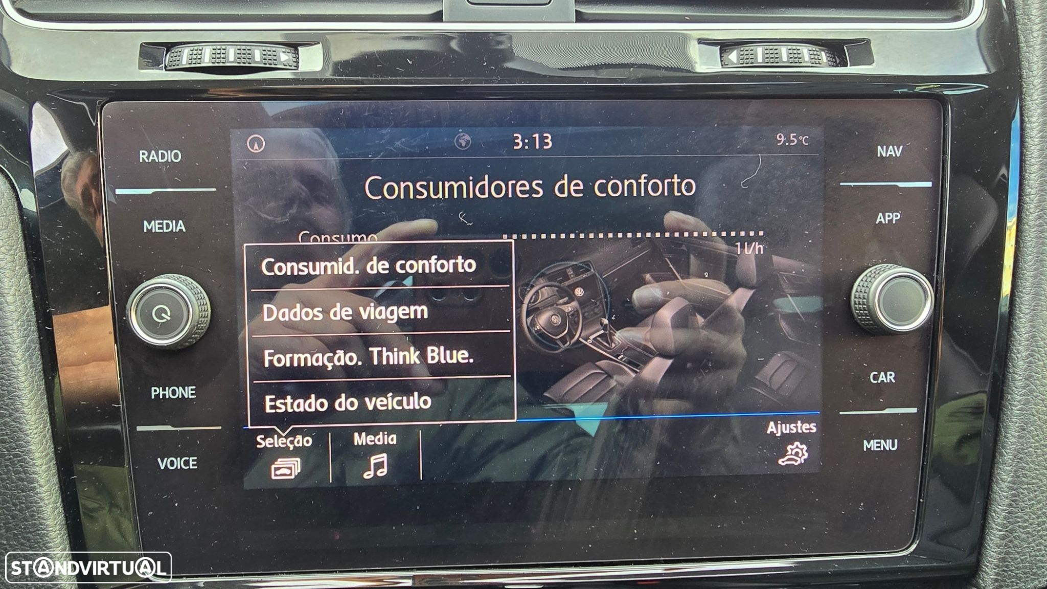 VW Golf Variant 1.6 TDi Highline DSG - 33