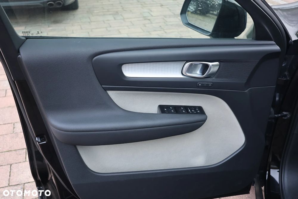 Volvo XC 40 T5 AWD Momentum - 25