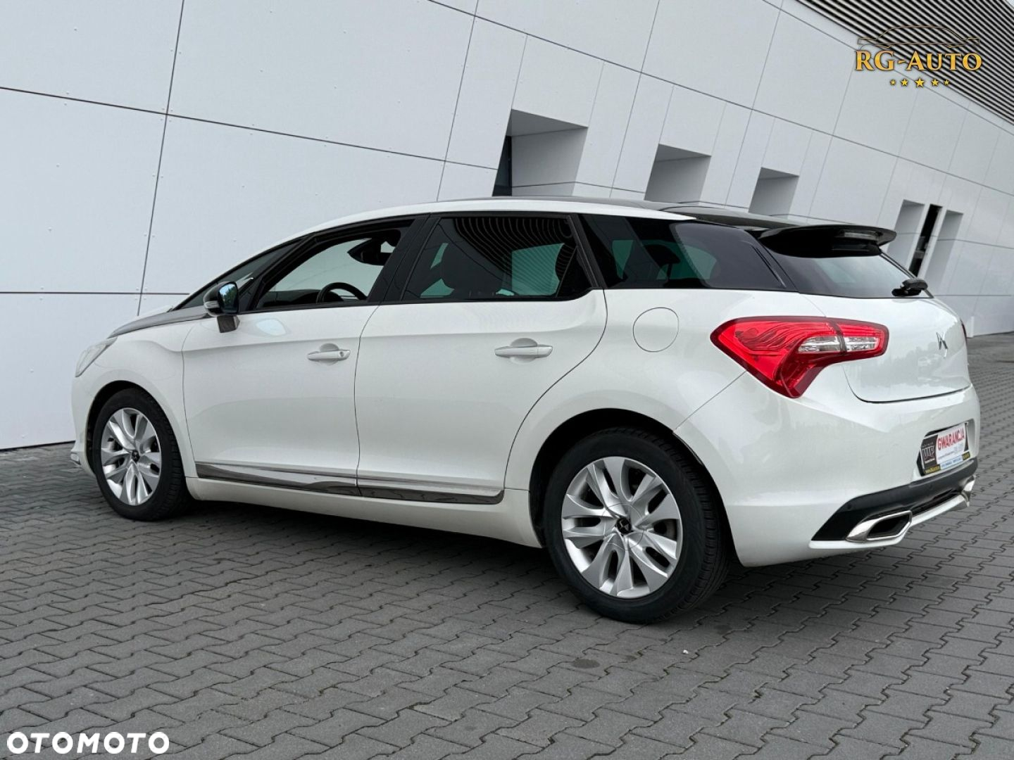 DS Automobiles DS 5 - 12