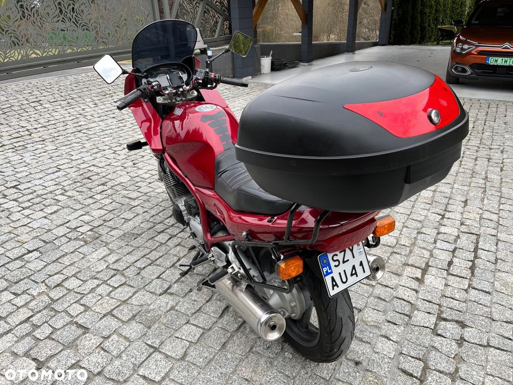 Yamaha XJ - 6