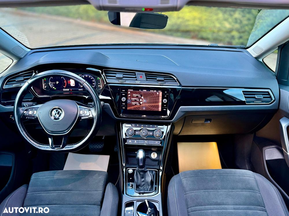 Volkswagen Touran 2.0 TDI DSG Highline - 10