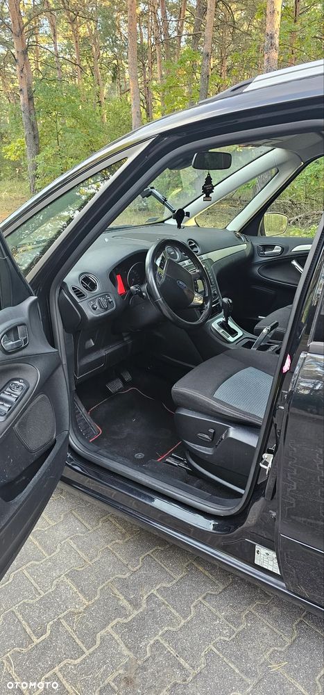 Ford Galaxy 2013 photo 3