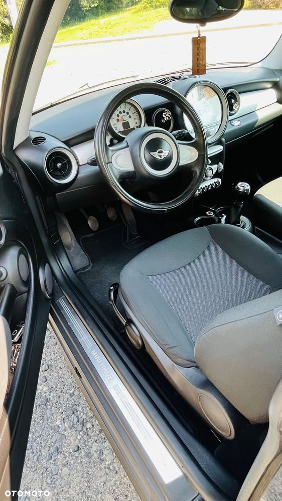 MINI Cooper Standard - 4