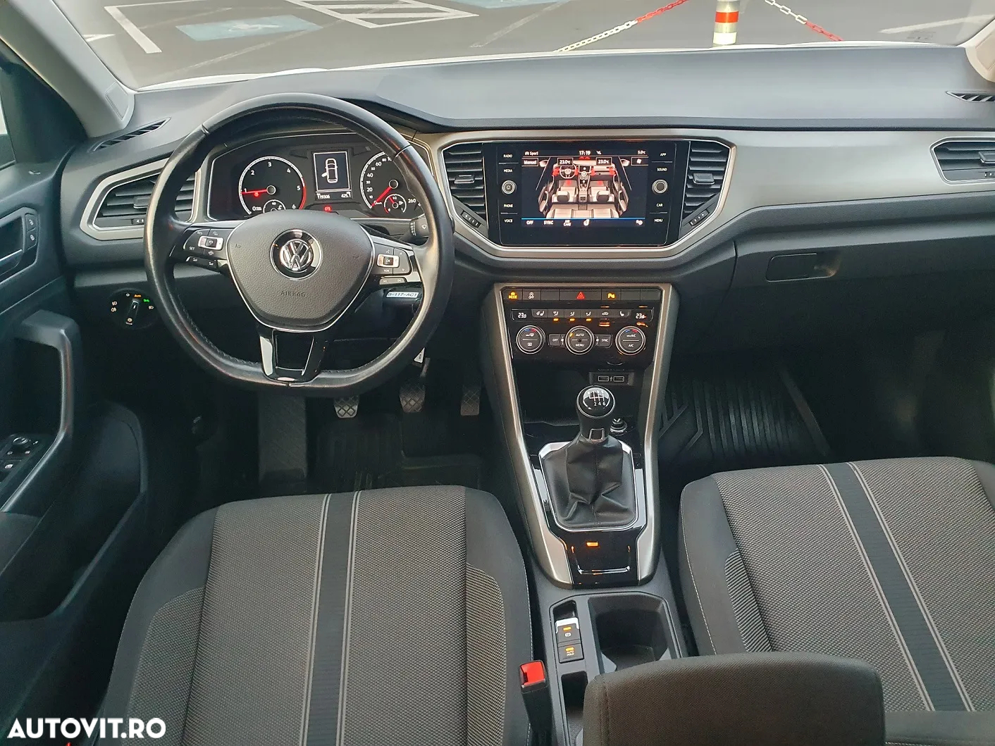 Volkswagen T-ROC - 9