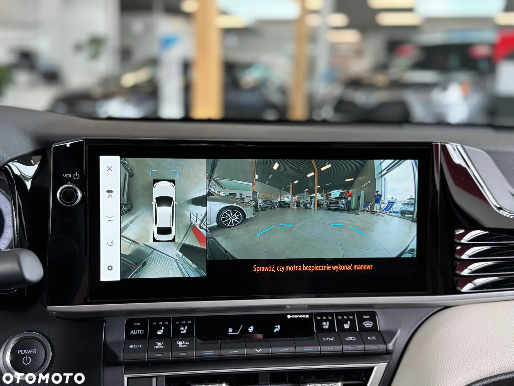 Toyota Camry 2.5 Hybrid Dynamic Force Executive e-CVT - 26