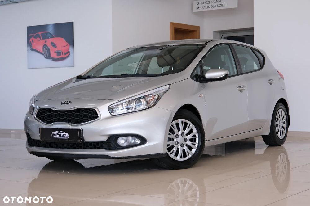 Kia Ceed - 8