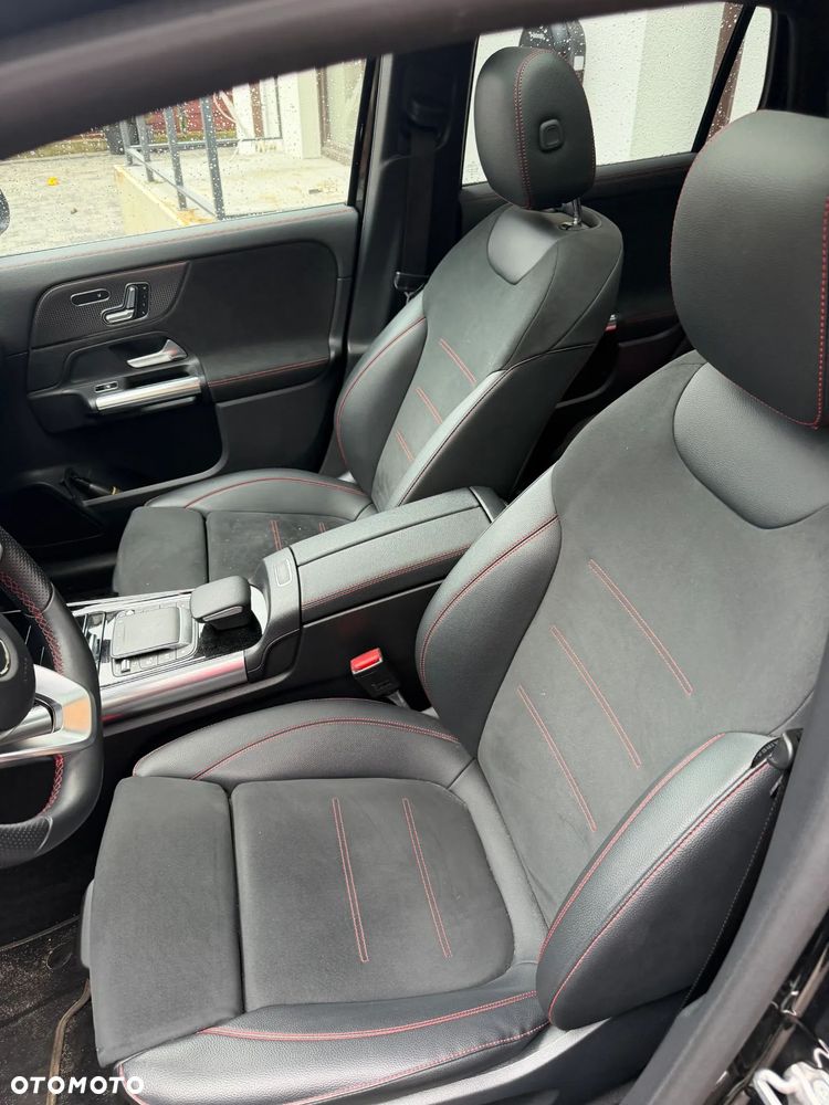 Mercedes-Benz EQA 300 66.5kWh 4-Matic AMG Line - 14