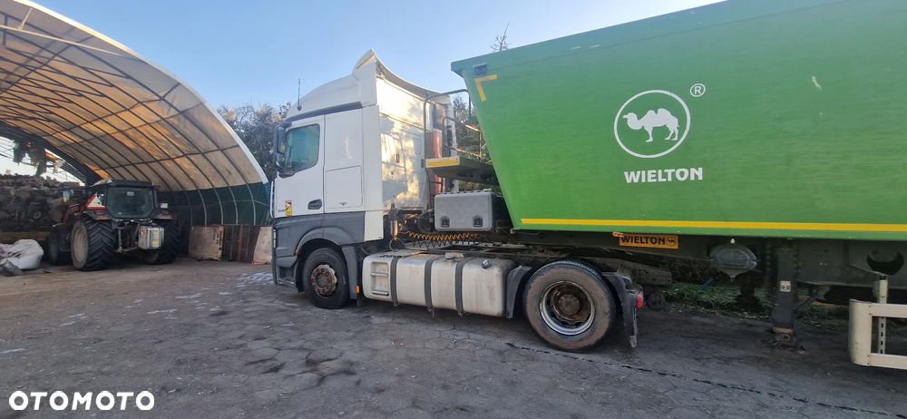 Mercedes-Benz actros - 2