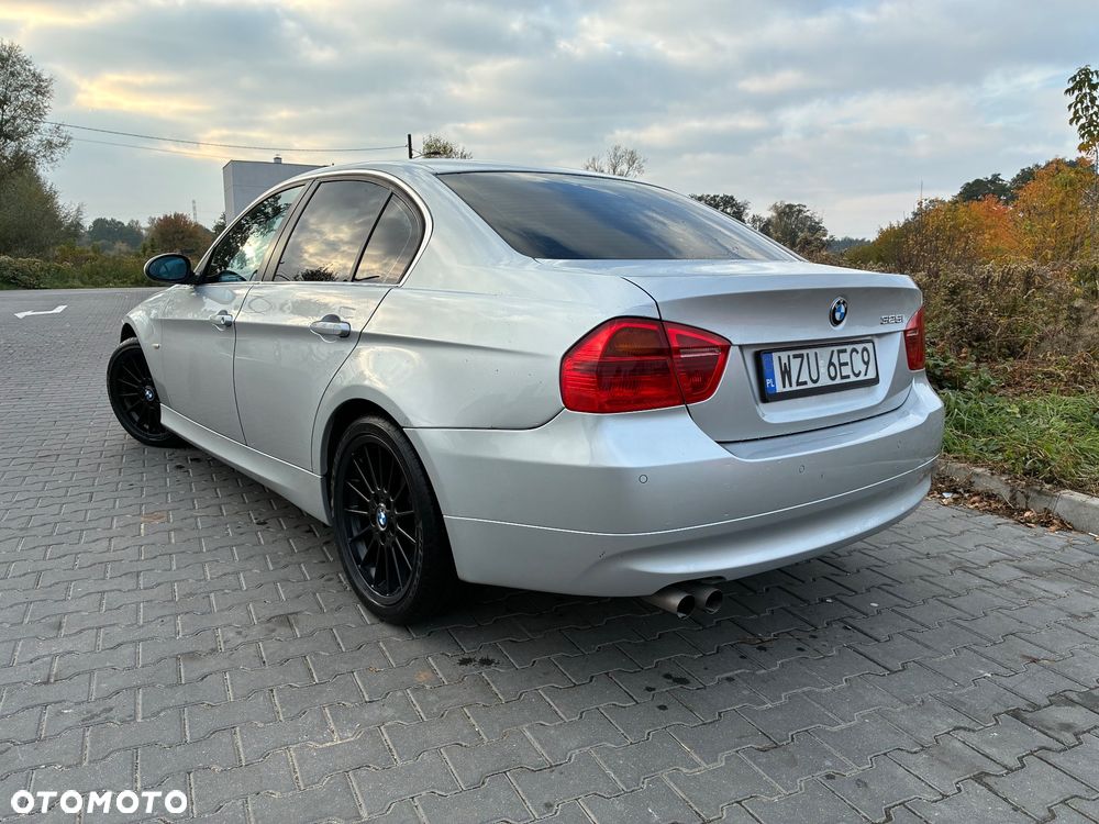 BMW Seria 3 325i - 5